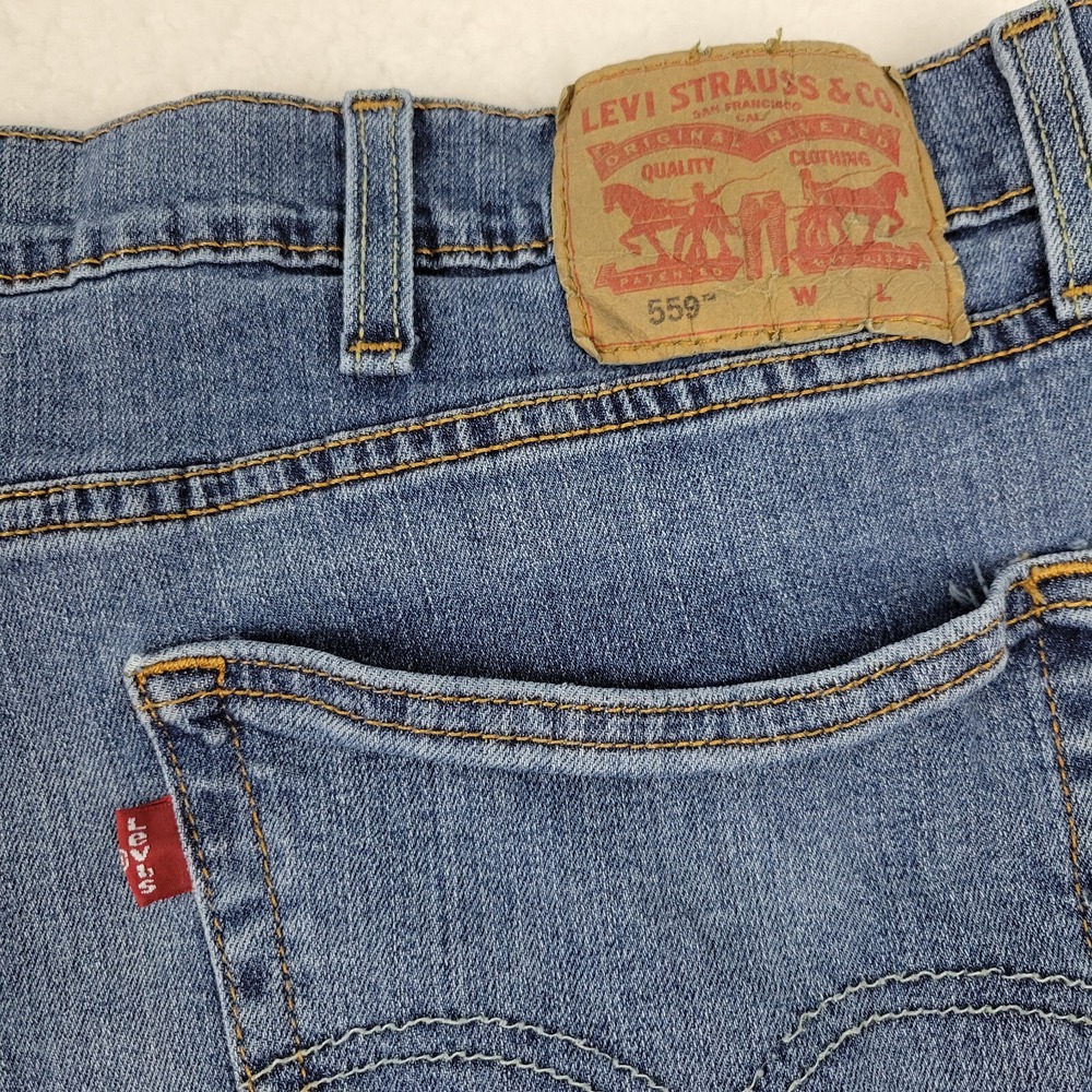 Levis 559 Relaxed Straight Jeans Mens‎ 56 x 30 Measures 52 x 27.5 Cotton Blend